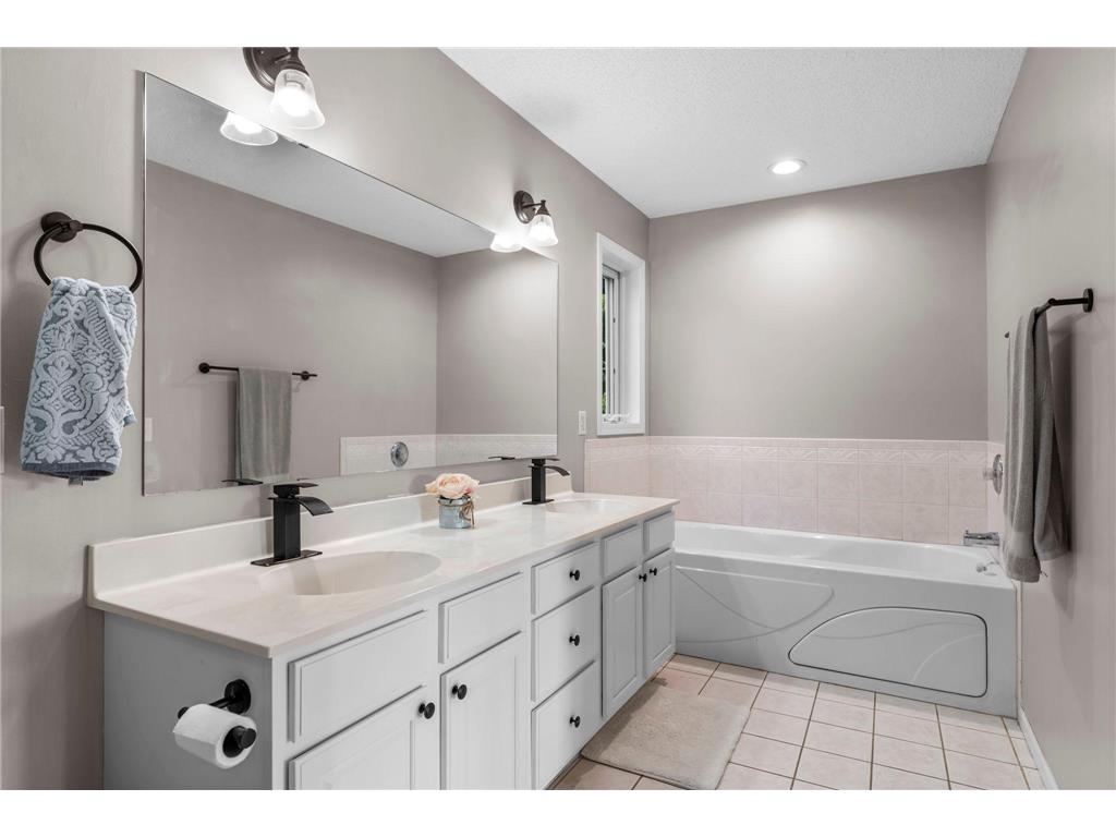 291 Appleblossom Lane E Shakopee MN 55379 7048218 image22