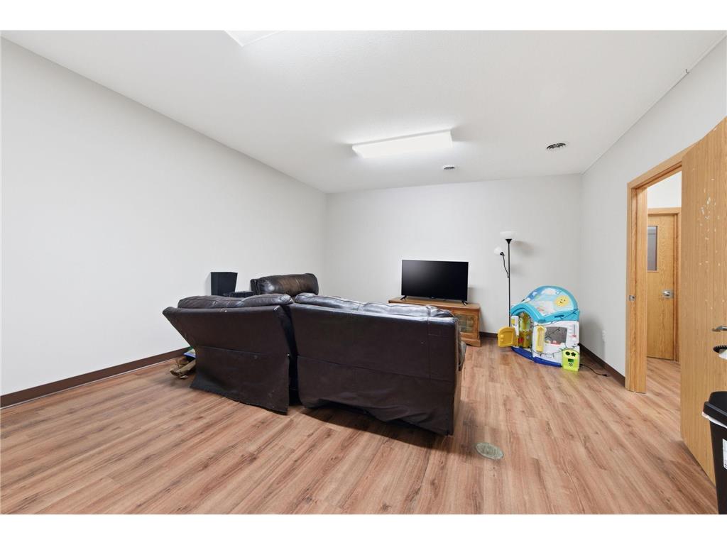 2910 Enloe Street #5 Hudson WI 54016 7028075 image18