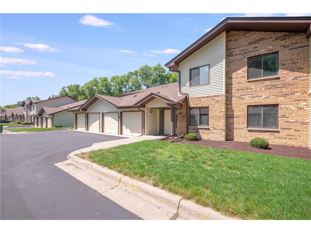 2910 Mounds View Boulevard #8 Mounds View MN 55112 6571642 image1