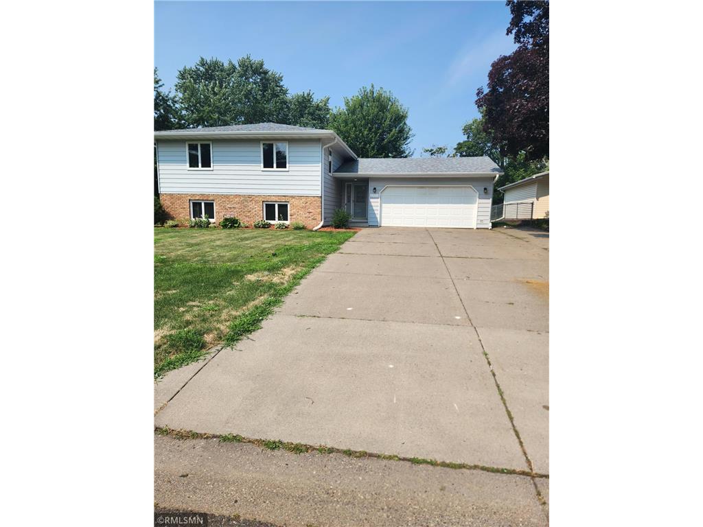 2911 Bartelmy Lane Maplewood MN 55109 6766320 image1