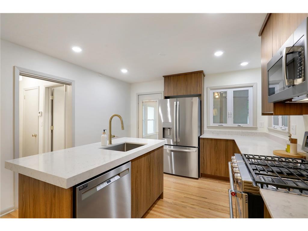 2911 Troseth Road Roseville MN 55113 7090343 image10