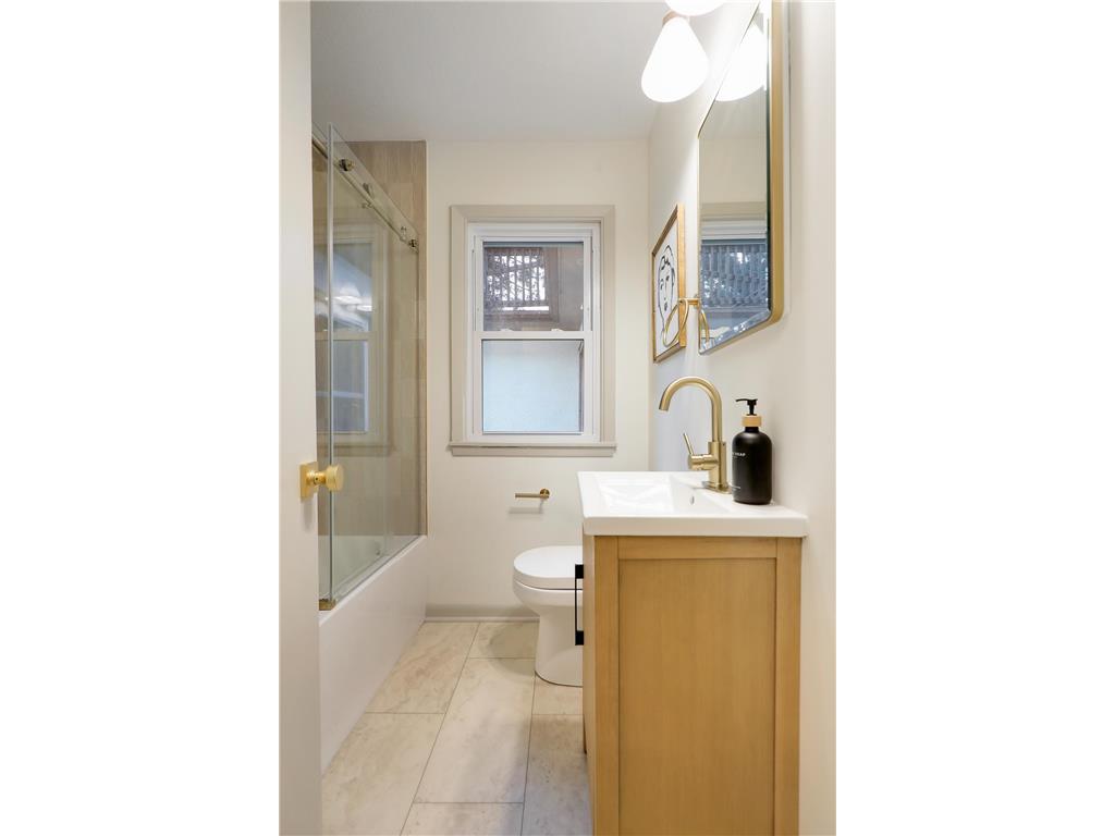 2911 Troseth Road Roseville MN 55113 7090343 image18