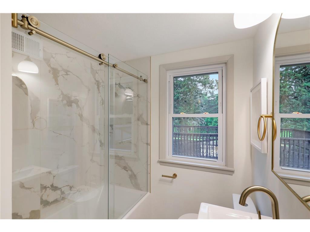 2911 Troseth Road Roseville MN 55113 7090343 image27