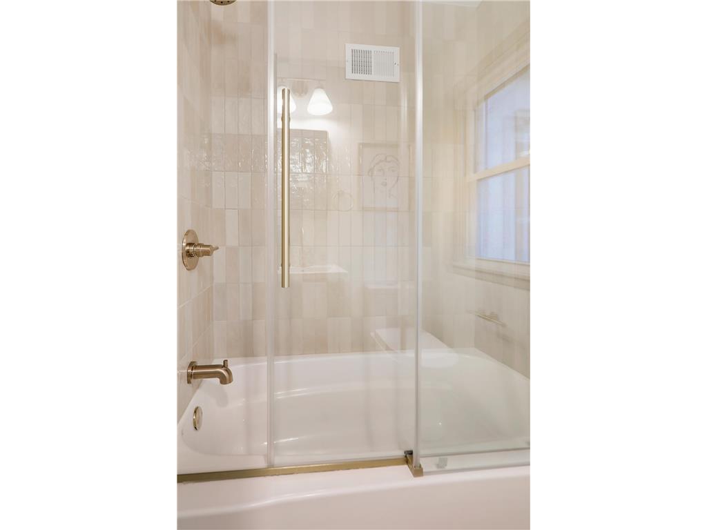 2911 Troseth Road Roseville MN 55113 7090343 image28