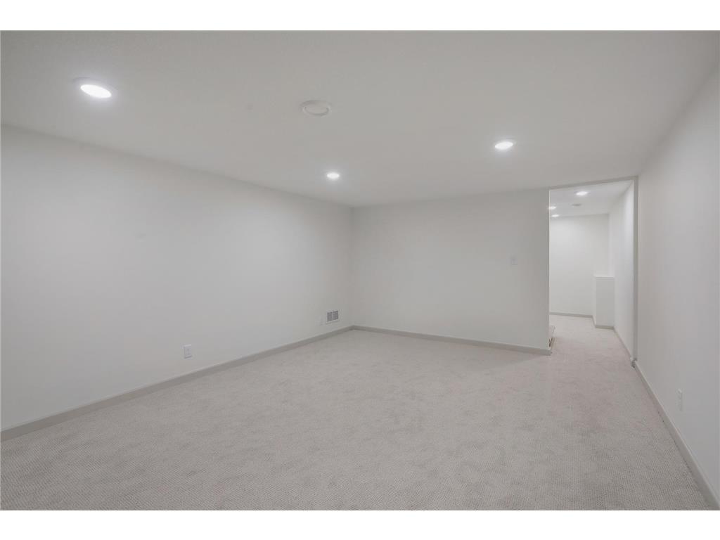 2911 Troseth Road Roseville MN 55113 7090343 image34
