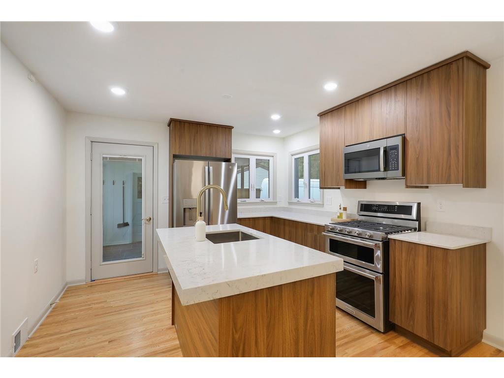 2911 Troseth Road Roseville MN 55113 7090343 image8