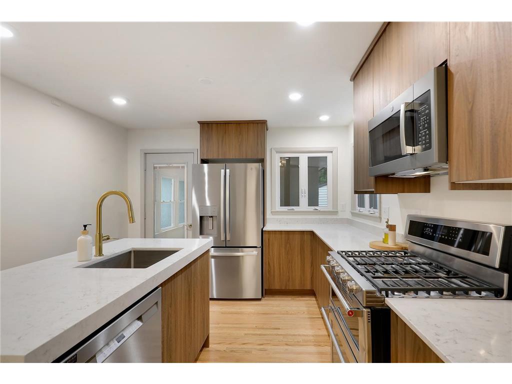 2911 Troseth Road Roseville MN 55113 7090343 image9