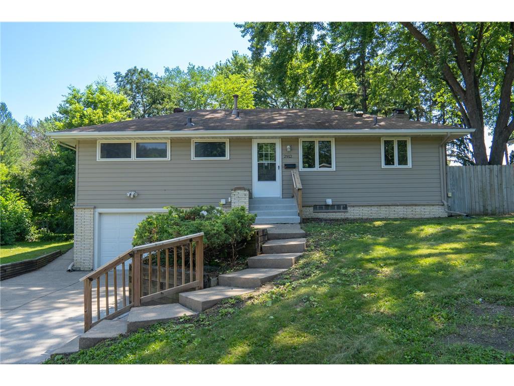 2912 Hampshire Avenue N Crystal MN 55427 6753142 image1