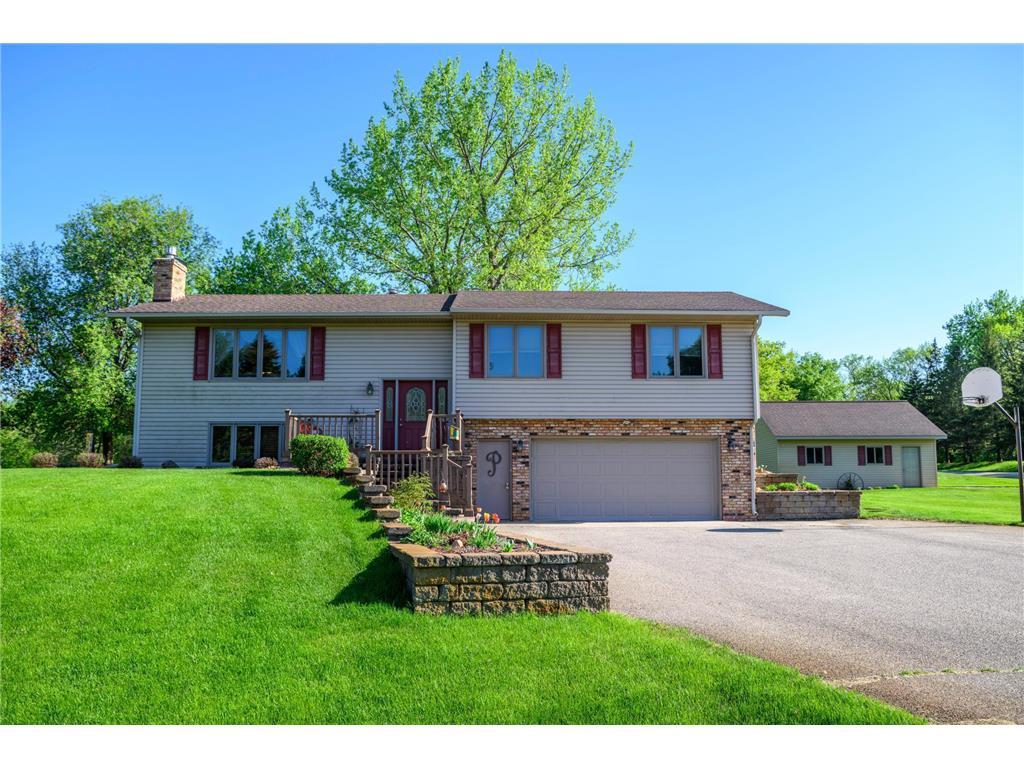2914 Crestwood Drive NE Alexandria MN 56308 - Le Homme Dieu 6720300 image1