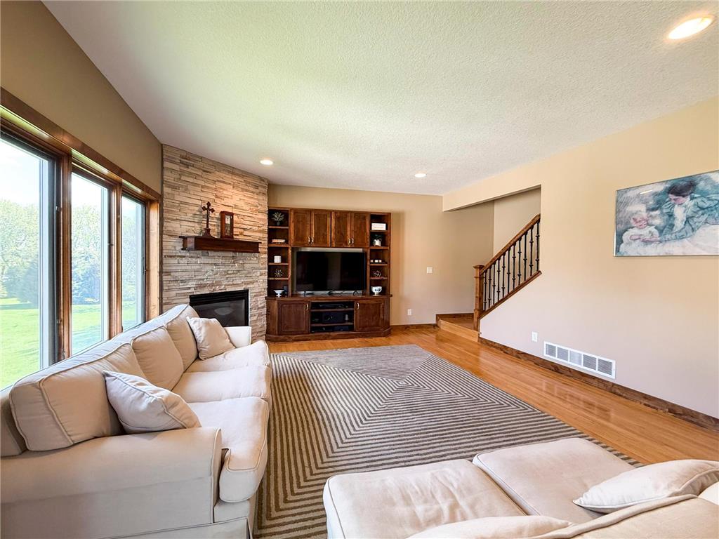 2915 Lake Vista Drive NW Rochester MN 55901 - Manor Woods Pond 7018887 image4