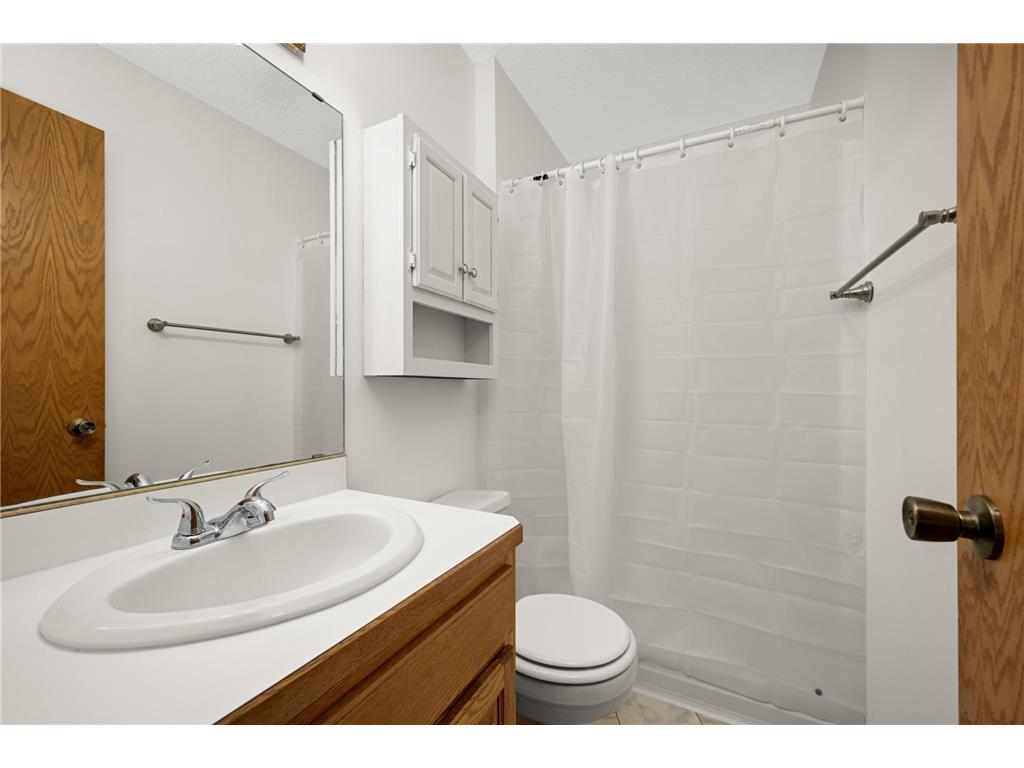 2916 Frank Street Maplewood MN 55109 7081900 image19