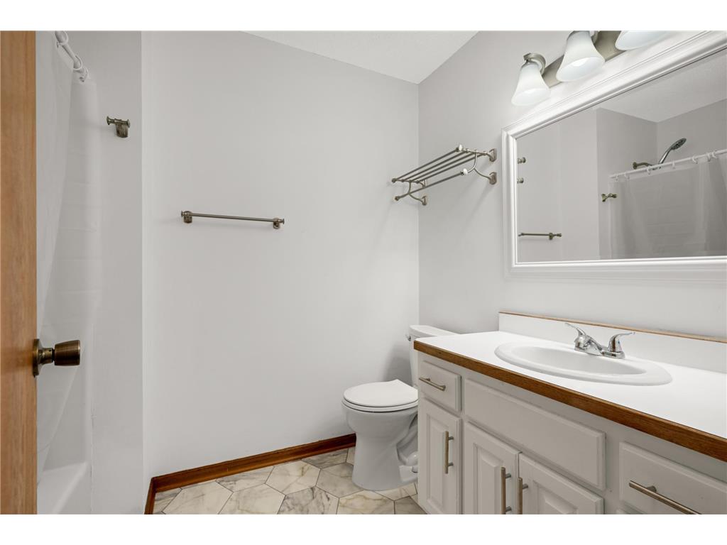 2916 Frank Street Maplewood MN 55109 7081900 image22