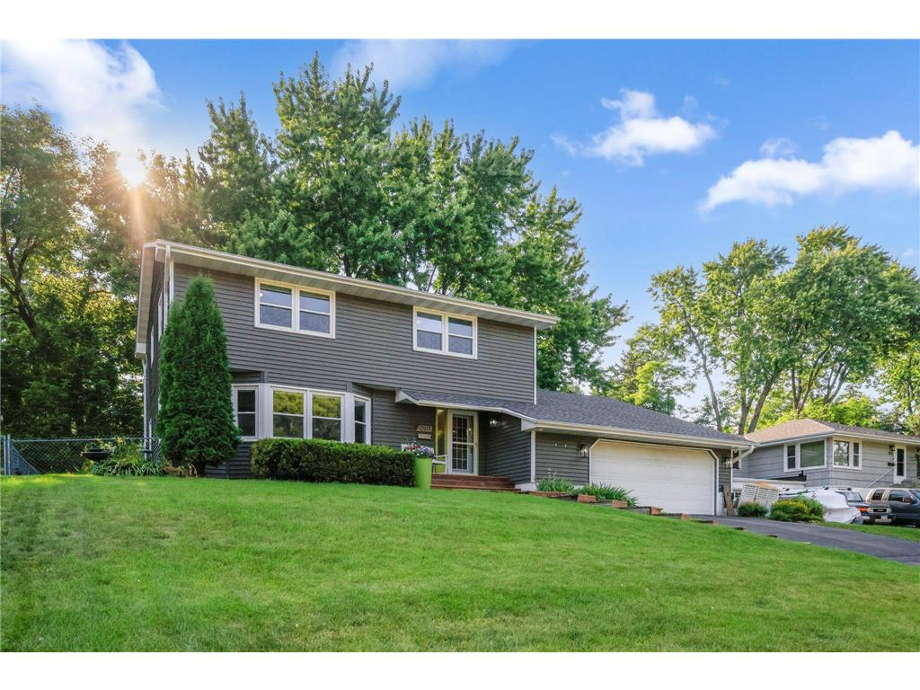 2917 Edgewood Avenue N Crystal MN 55427 6752490 image1
