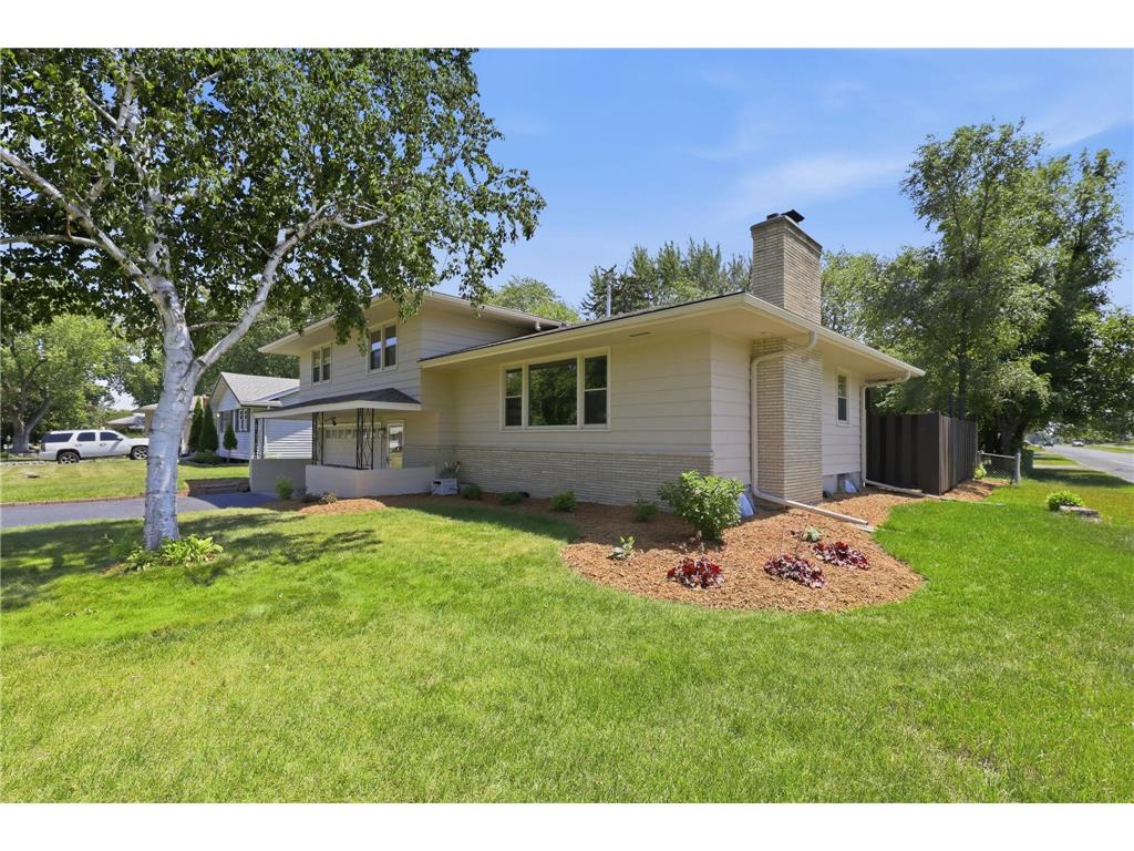 2919 64th Avenue N Brooklyn Center MN 55430 7074479 image2