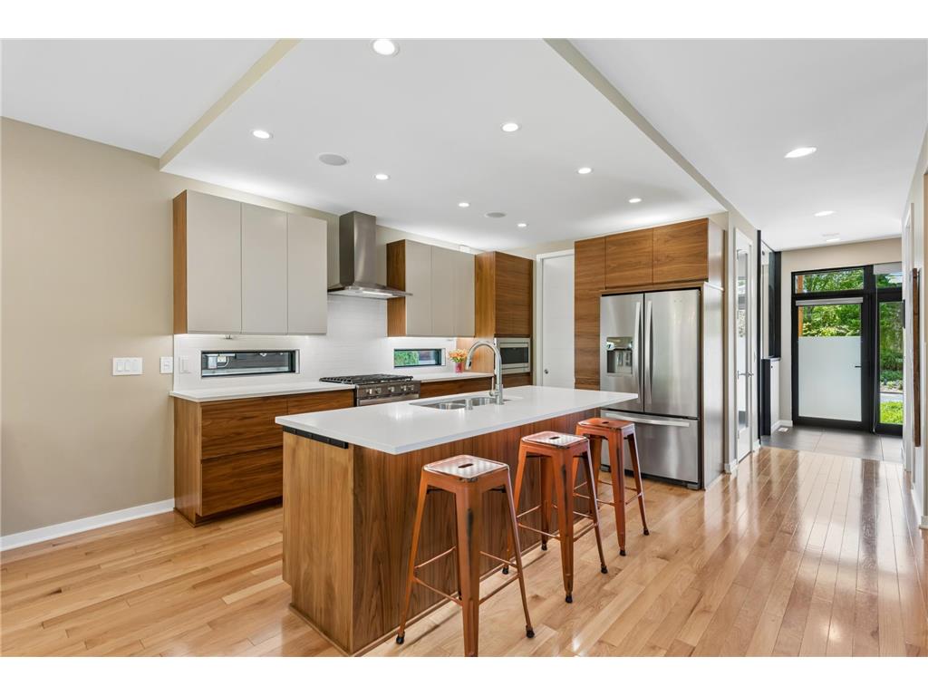 292 Vincent Avenue N Minneapolis MN 55405 7079488 image12