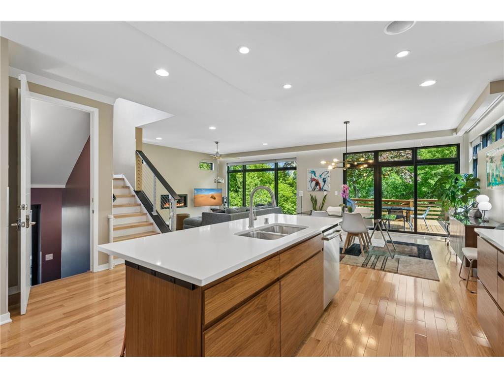 292 Vincent Avenue N Minneapolis MN 55405 7079488 image14