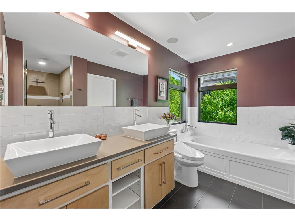 292 Vincent Avenue N Minneapolis MN 55405 7079488 image26