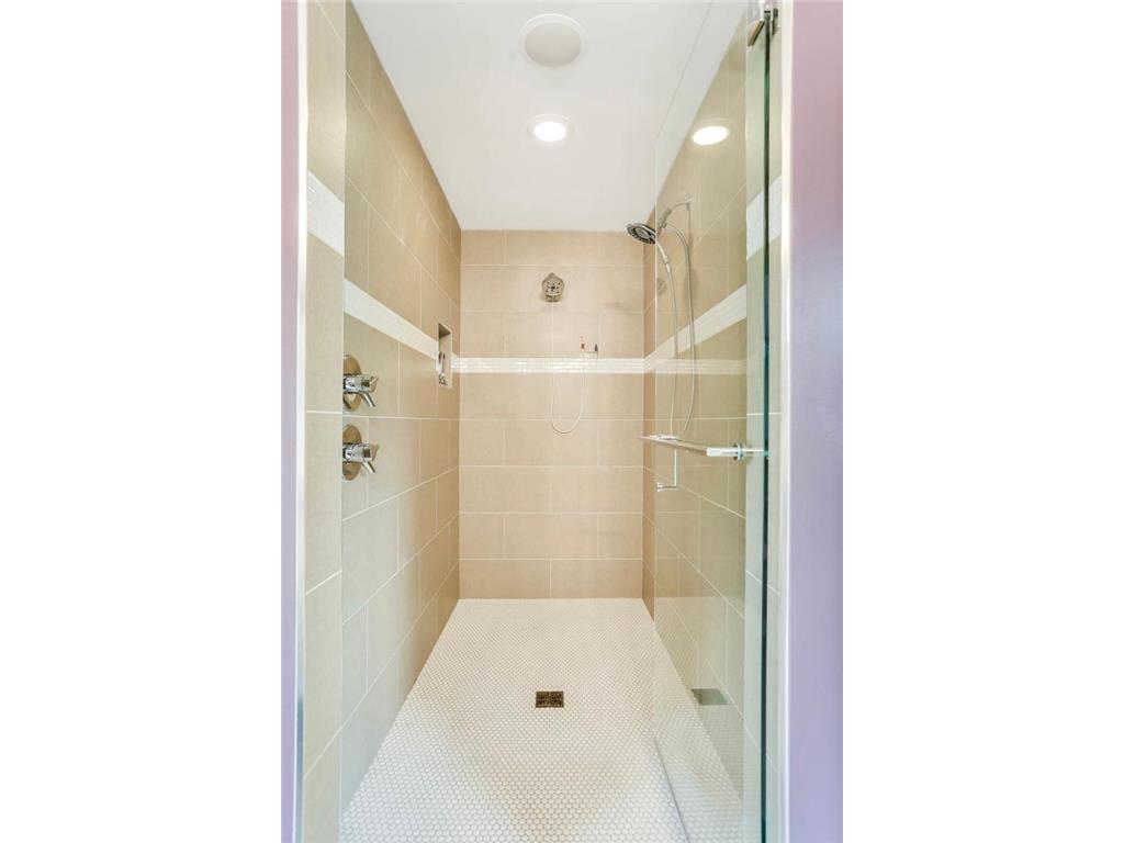 292 Vincent Avenue N Minneapolis MN 55405 7079488 image28