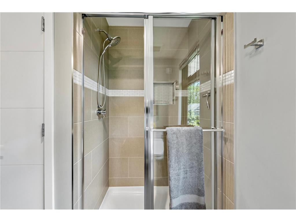 292 Vincent Avenue N Minneapolis MN 55405 7079488 image35