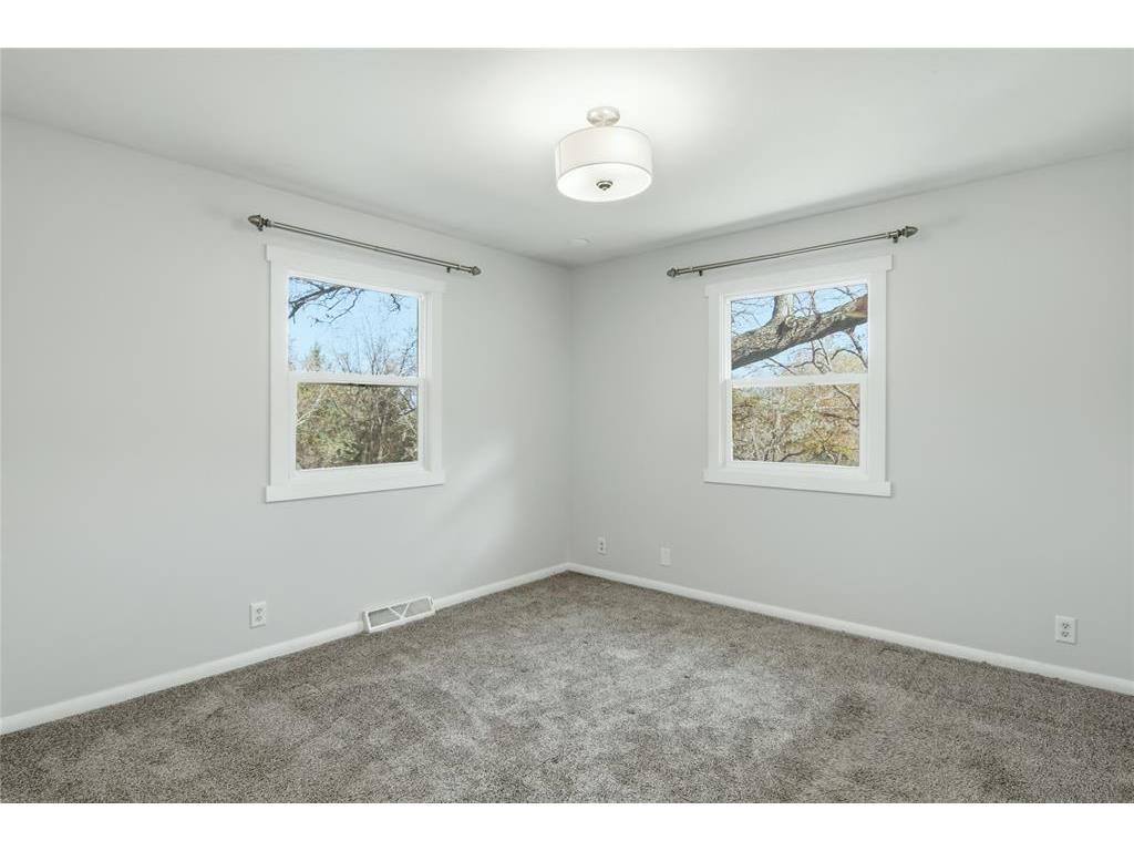 2921 La Salle Street Eau Claire WI 54703 7067700 image16