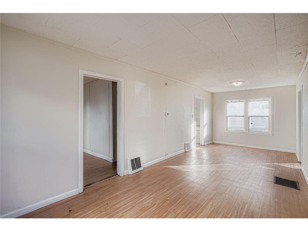 2922 Sheridan Avenue N Minneapolis MN 55411 6818283 image12