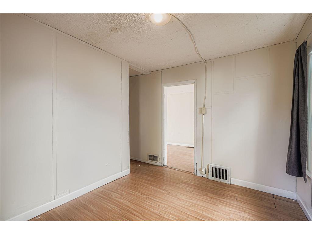 2922 Sheridan Avenue N Minneapolis MN 55411 6818283 image16