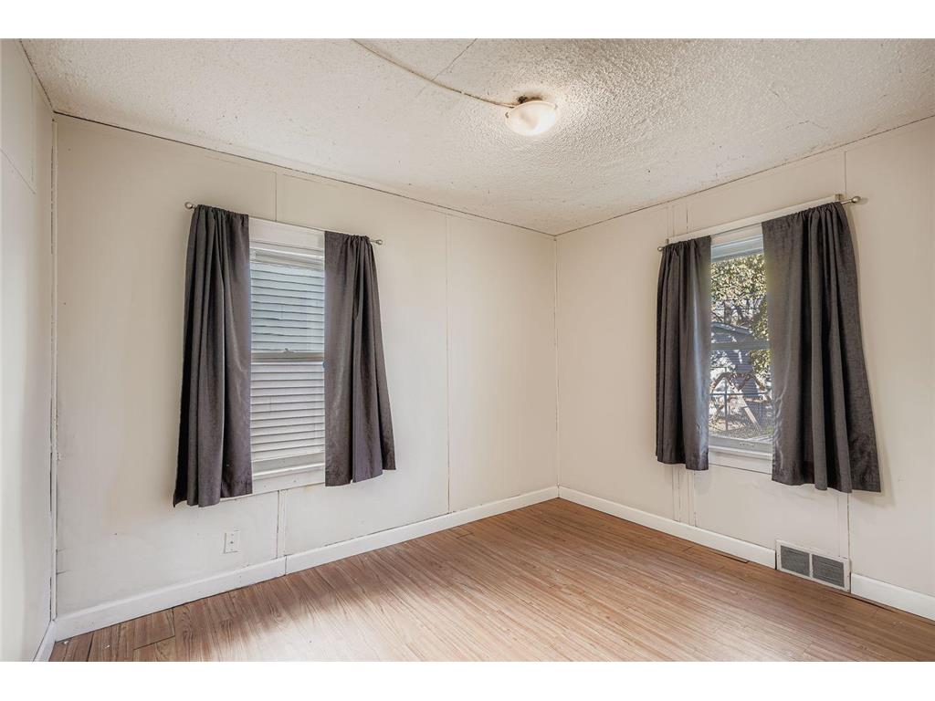 2922 Sheridan Avenue N Minneapolis MN 55411 6818283 image18