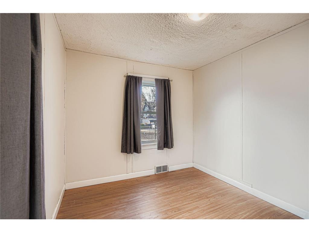 2922 Sheridan Avenue N Minneapolis MN 55411 6818283 image19