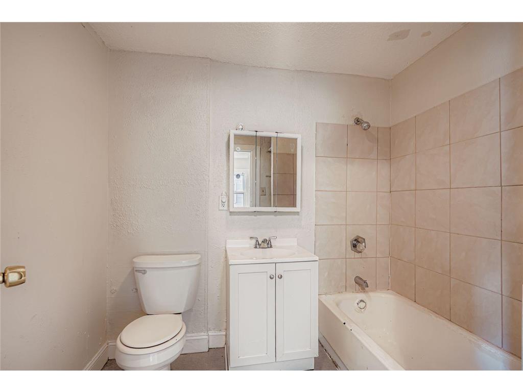 2922 Sheridan Avenue N Minneapolis MN 55411 6818283 image20