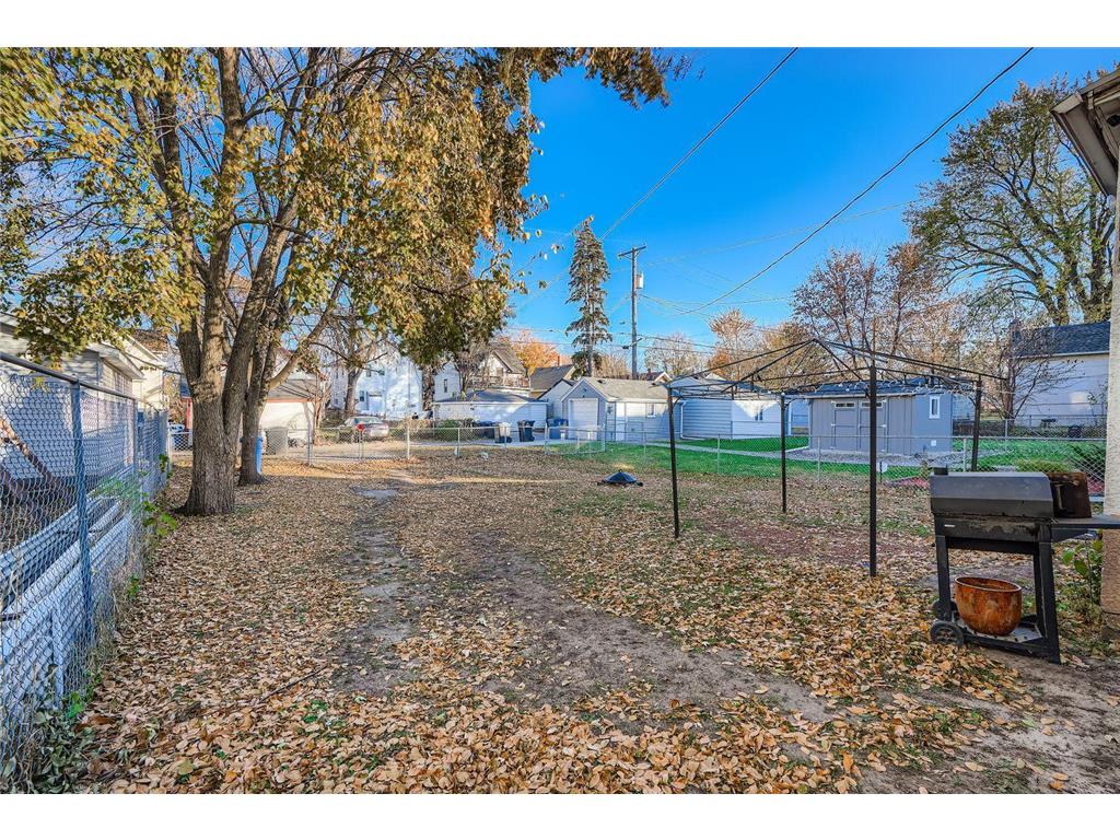 2922 Sheridan Avenue N Minneapolis MN 55411 6818283 image24
