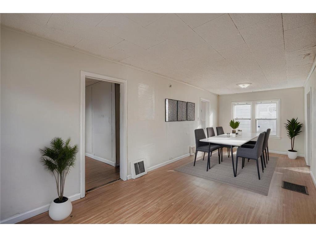 2922 Sheridan Avenue N Minneapolis MN 55411 6818283 image8