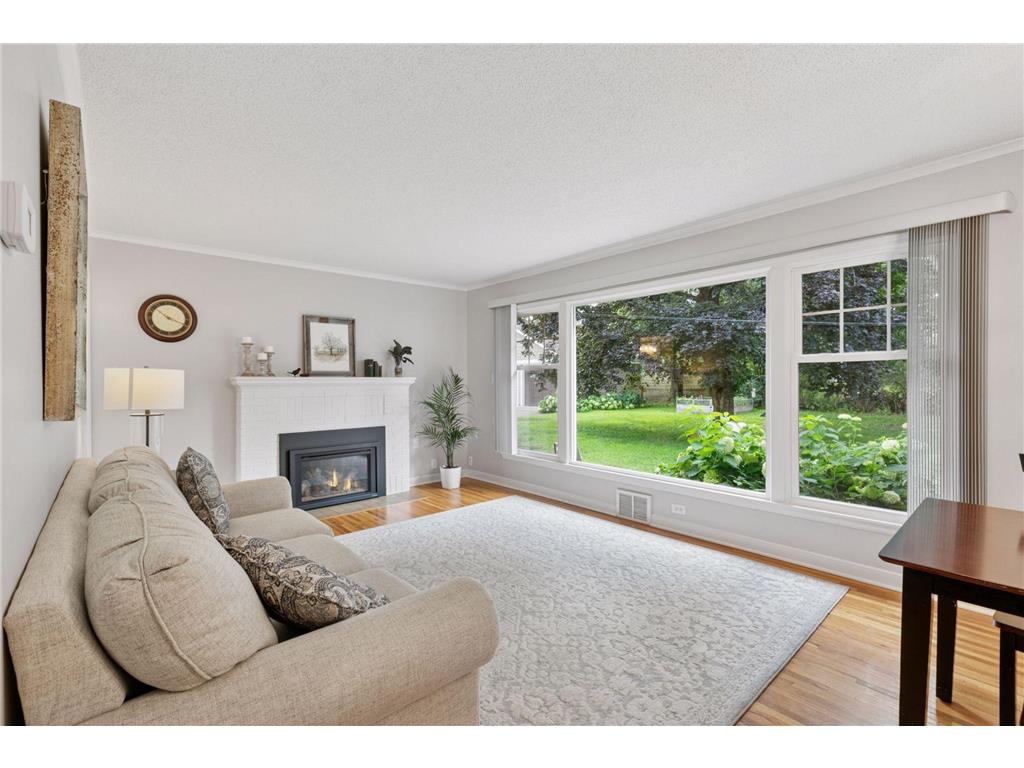 2924 Perry Avenue N Golden Valley MN 55422 6767146 image1