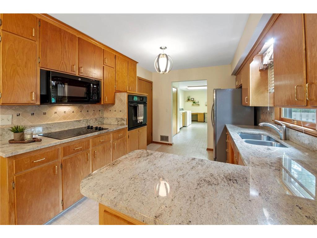 2924 Spring View Lane Mounds View MN 55112 7076124 image3