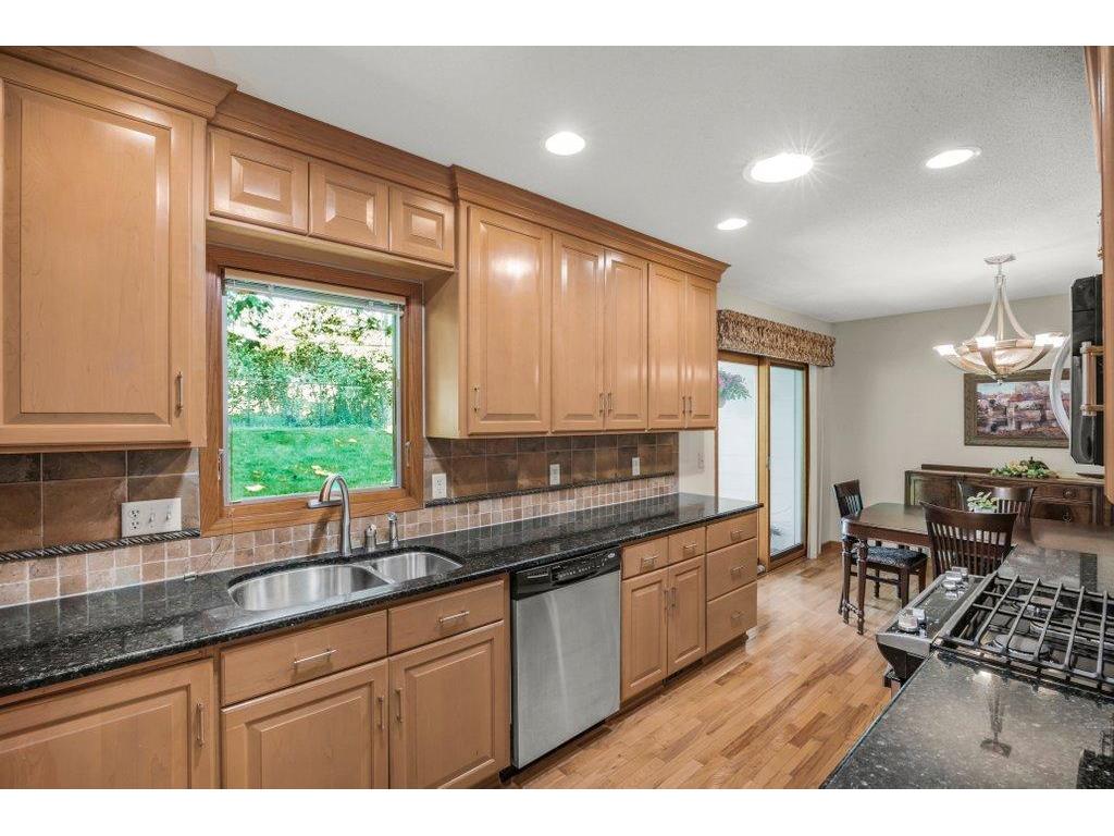 2925 Kyle Avenue N Golden Valley MN 55422 7101565 image7