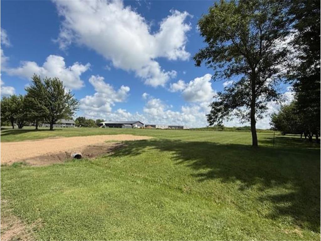 2925 Matthew Drive Windom MN 56101 7092022 image1