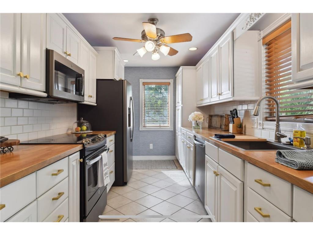 2926 Bay Street Wayzata MN 55391 7078834 image3