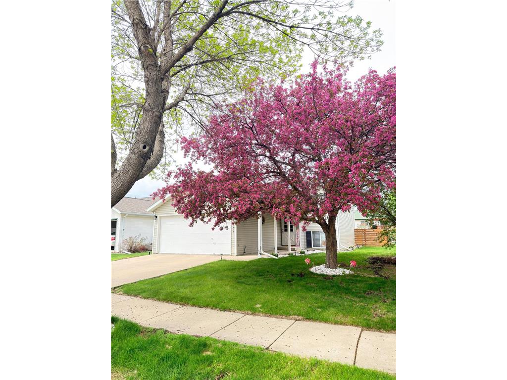 2927 35th Avenue S Fargo ND 58104 7096201 image1