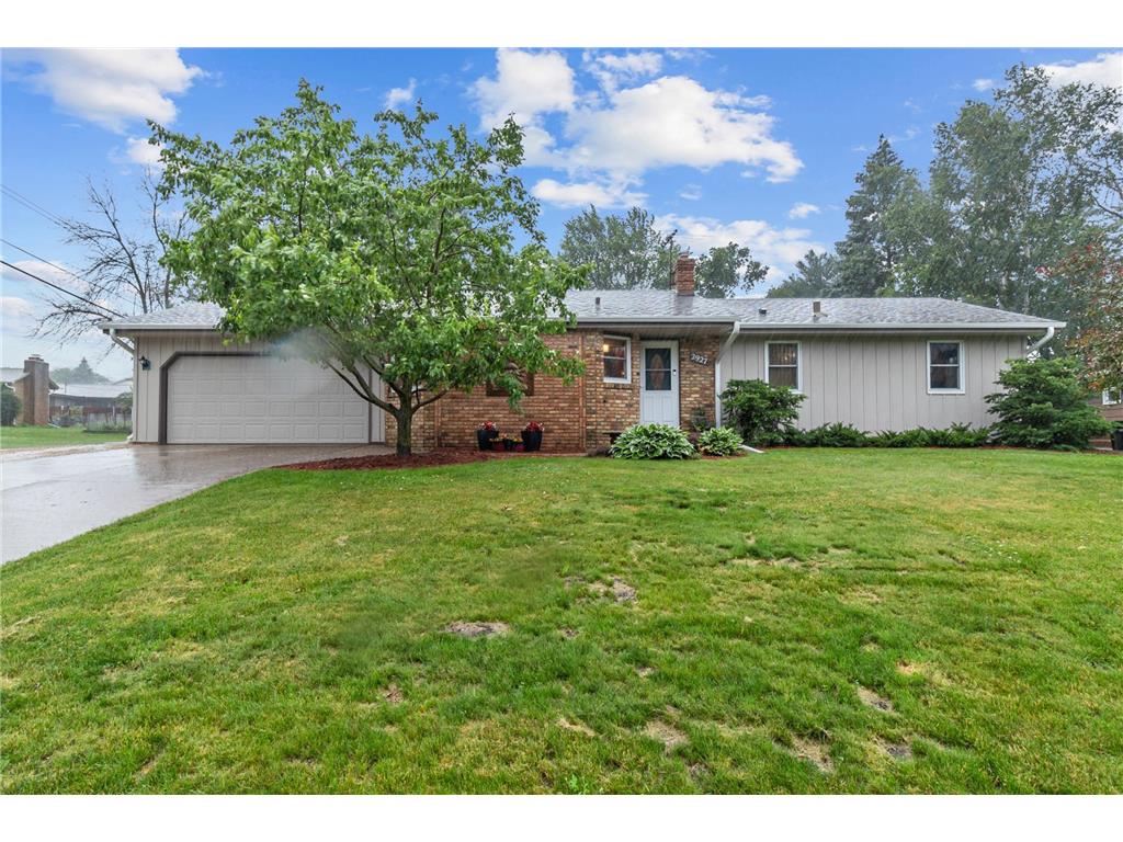 2927 Howard Street N Maplewood MN 55109 6745459 image1