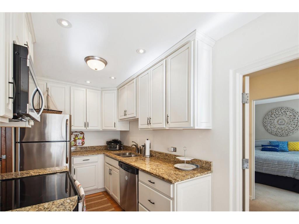 2928 Dean Parkway #2J Minneapolis MN 55416 7088886 image15