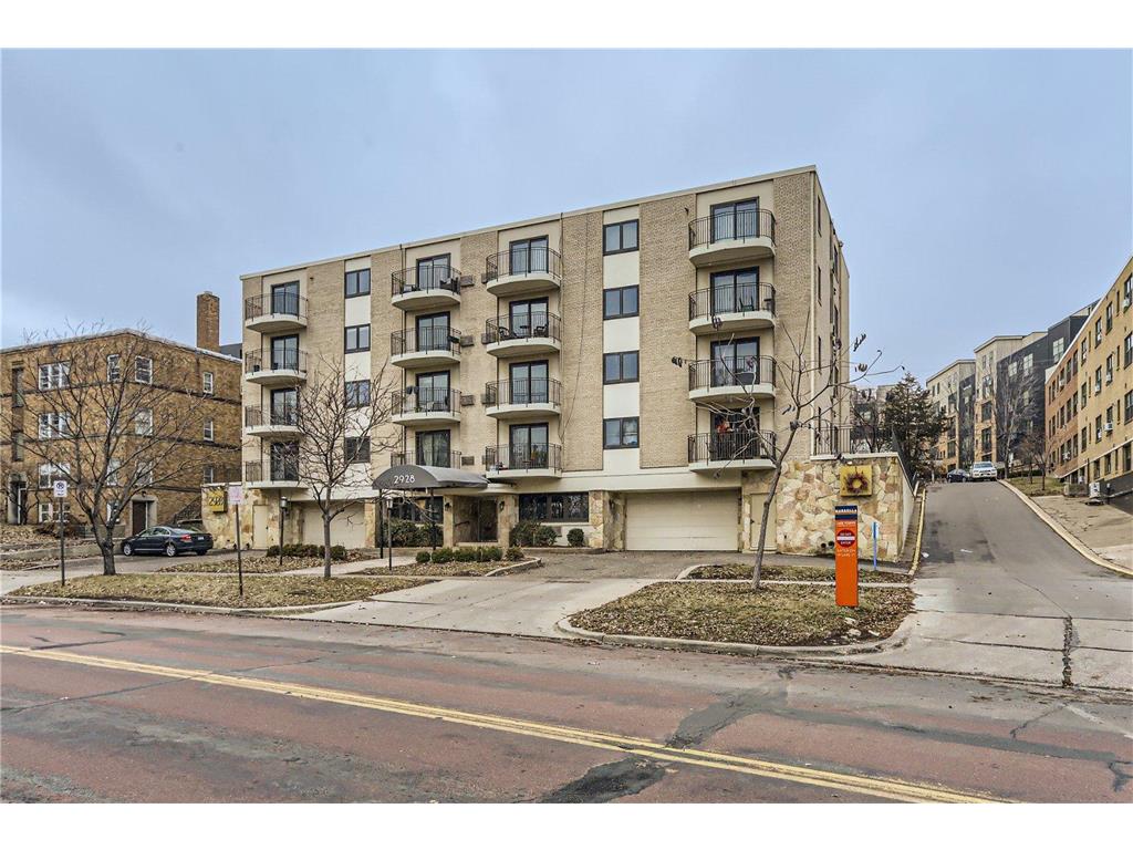 2928 Dean Parkway #3C Minneapolis MN 55416 6486392 image1