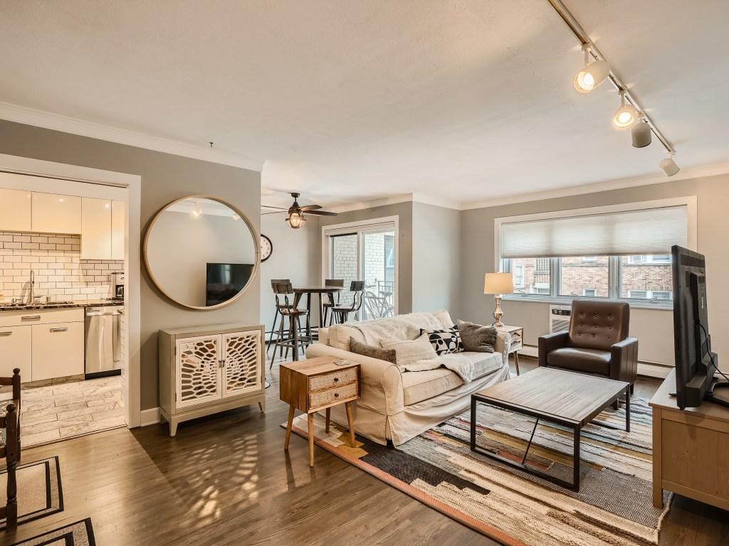 2928 Dean Parkway 3F, Minneapolis, MN 55416 MLS 6383320 Edina Realty