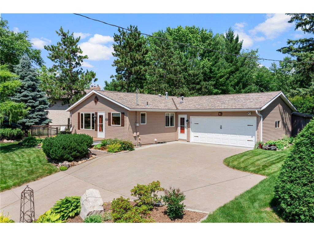 2929 Lake Elmo Avenue N Lake Elmo MN 55042 - Lake Elmo Bass 2 7017971 image1