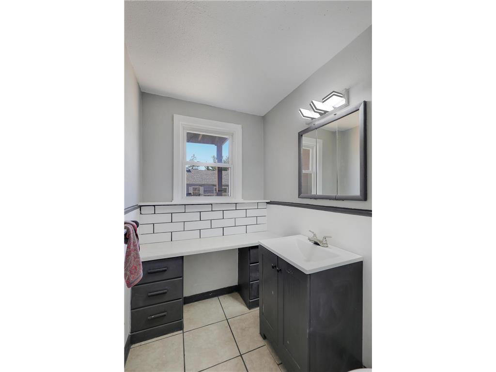 2930 Bay Street Minnetonka MN 55391 - Lake Minnetonka 7095350 image17