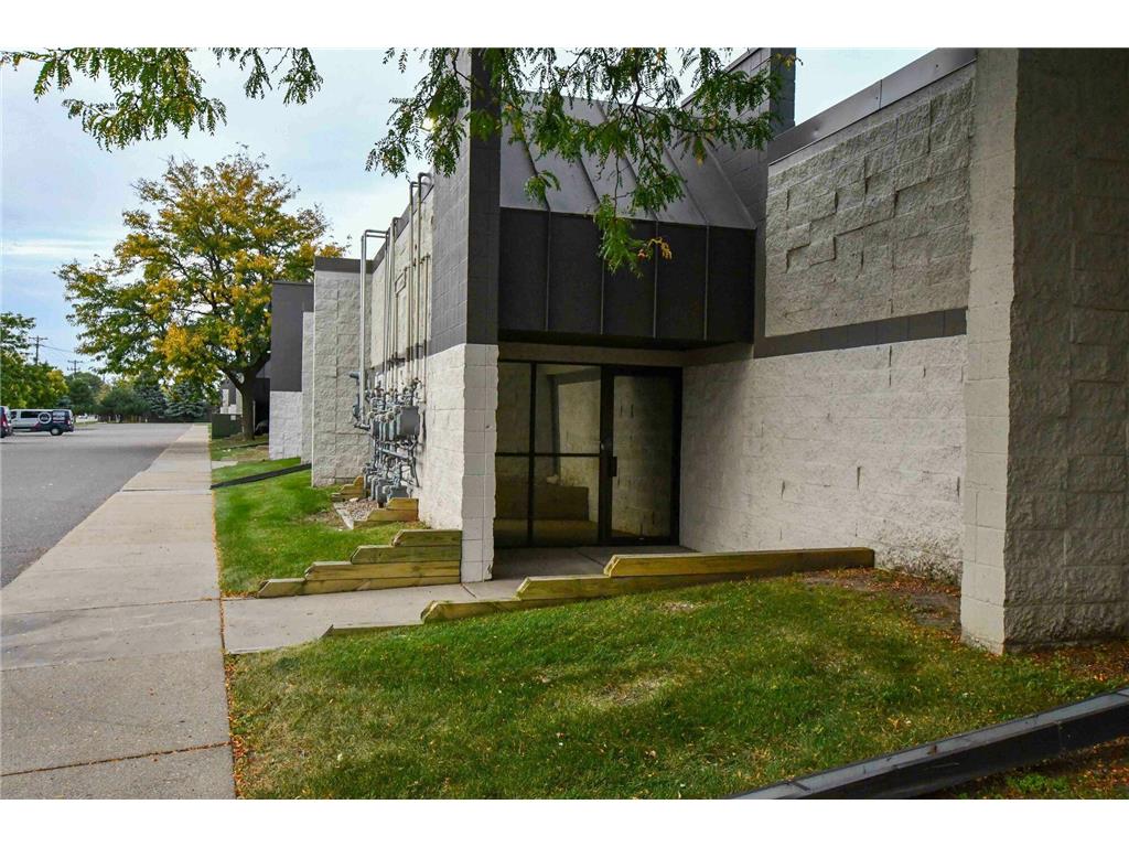 2930 N 2nd Street Minneapolis MN 55411 7077168 image88