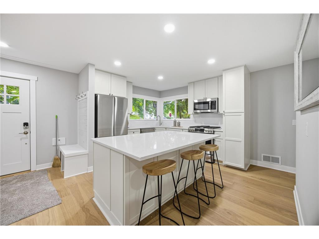 2931 Chowen Avenue N Robbinsdale MN 55422 6823793 image1