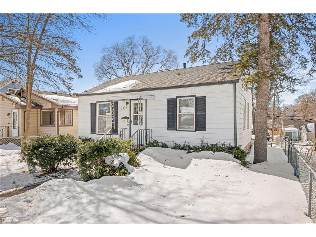 2935 Chowen Avenue N, Robbinsdale, MN, 55422 MLS 6342159 Edina Realty