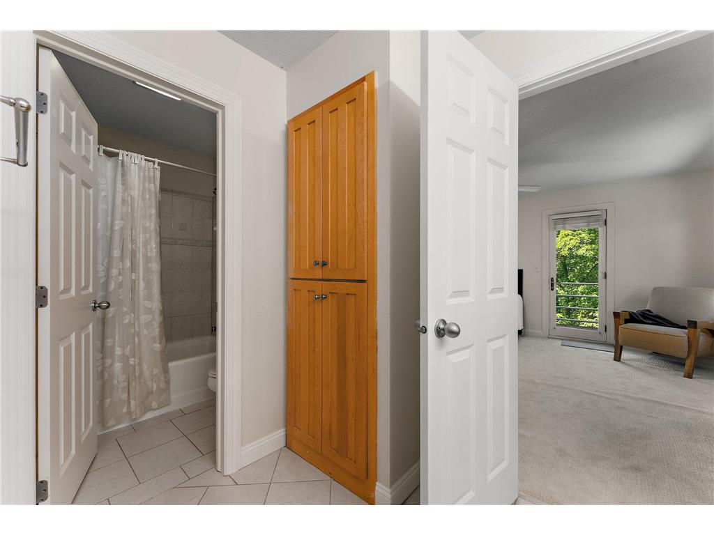 2935 Minnehaha Curve E Minnetonka MN 55391 6747102 image56