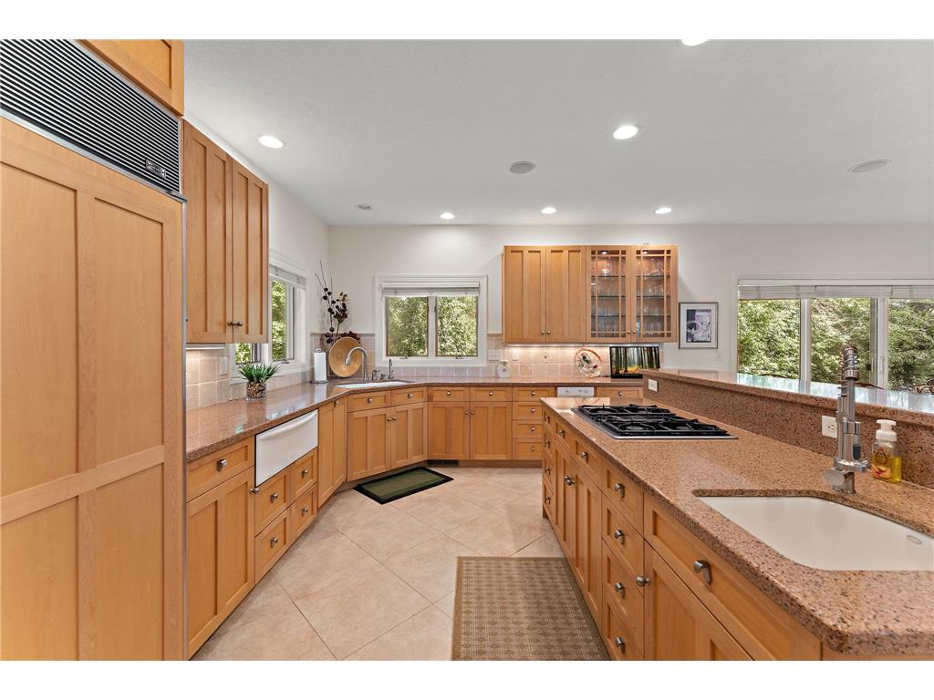 2935 Minnehaha Curve E Minnetonka MN 55391 7033954 image16