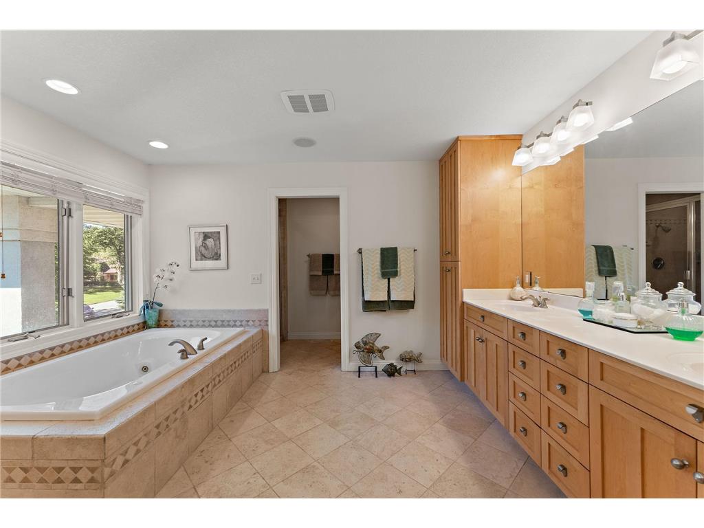 2935 Minnehaha Curve E Minnetonka MN 55391 7033954 image43