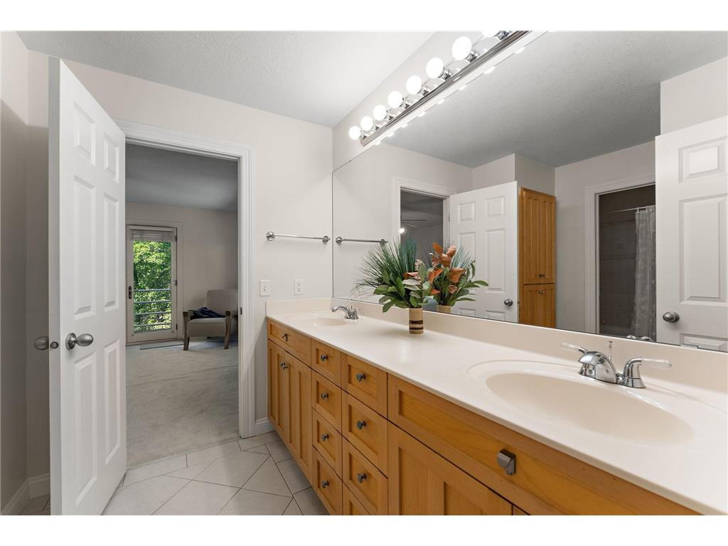 2935 Minnehaha Curve E Minnetonka MN 55391 7033954 image48